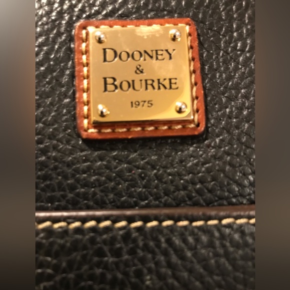Dooney & Bourke people grain leather handbag - Picture 9 of 9